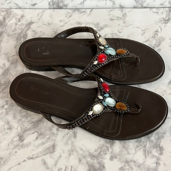 Etienne Aigner Vintage Leather Jeweled Thong Sandals size 7 - Picture 3 of 9